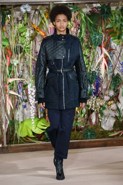 Look 25